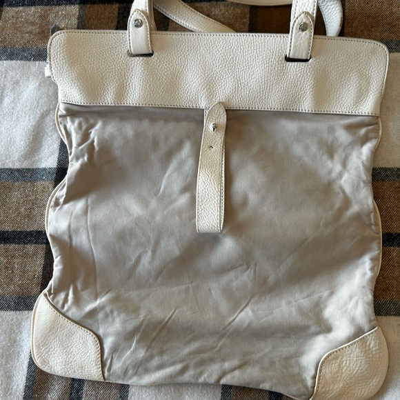 Authentic Burberry Roll-Up Stowell Tote - Cream - Picture 10 of 16